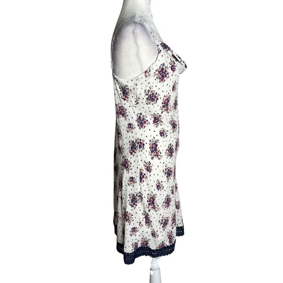 Skies Are Blue Floral Slip Dress Medium White Navy Lace Hem Adjustable Straps - Picture 5 of 7